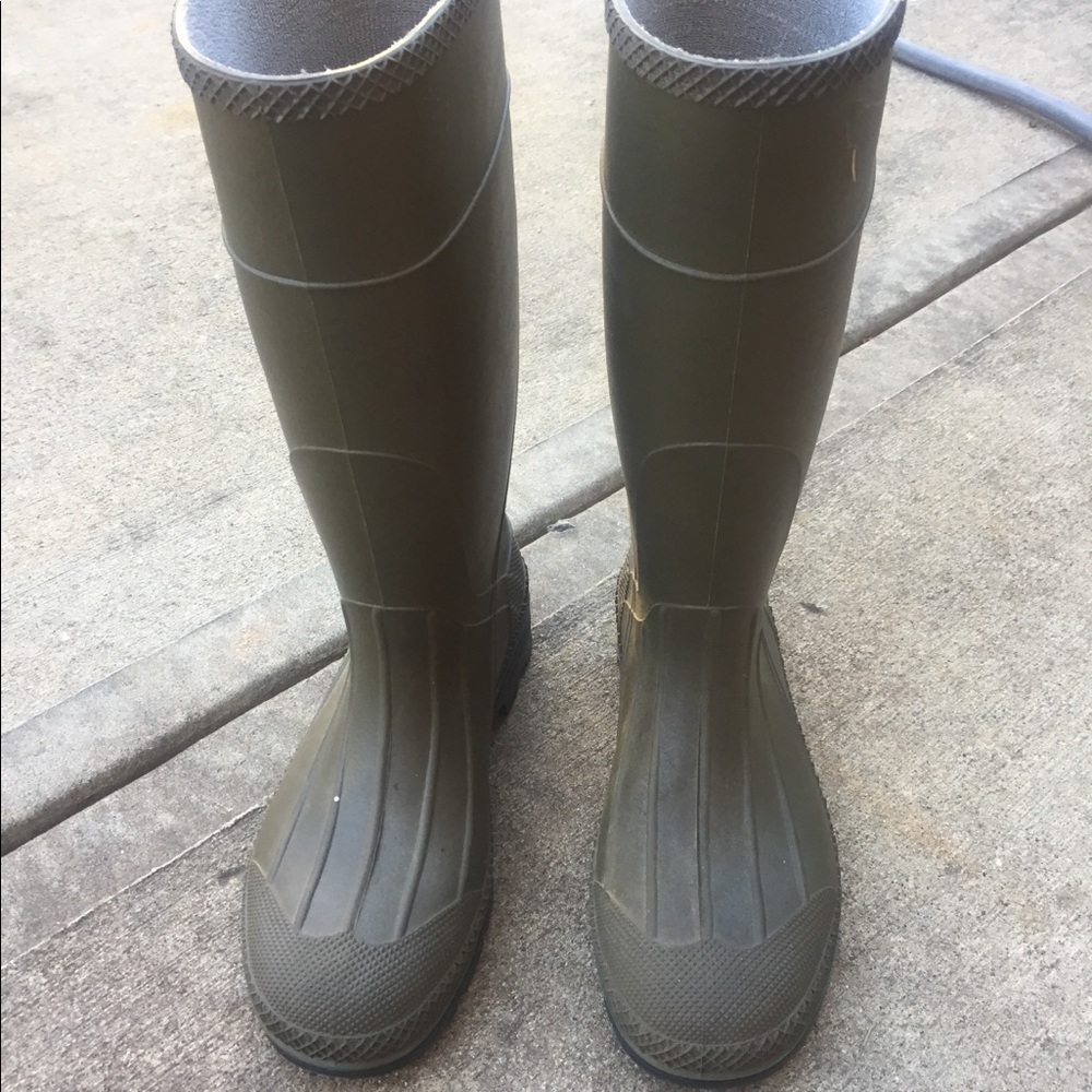 Rubber boots